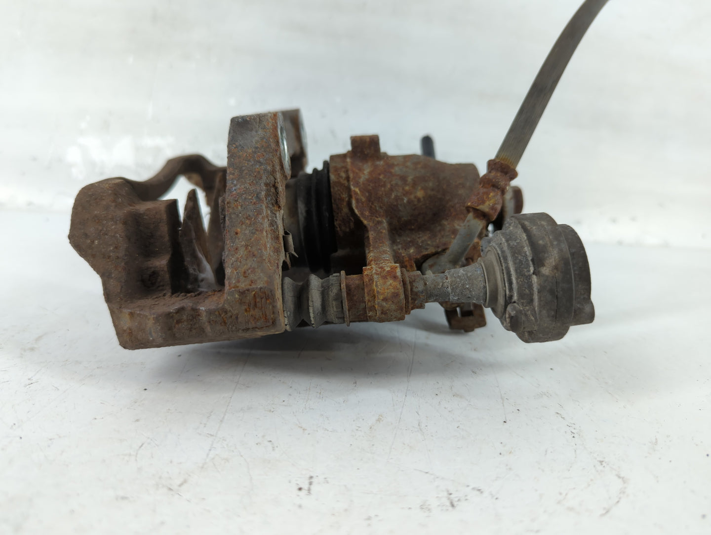 2011-2014 Ford Edge Rear Passenger Right Brake Caliper - Oemusedautoparts1.com