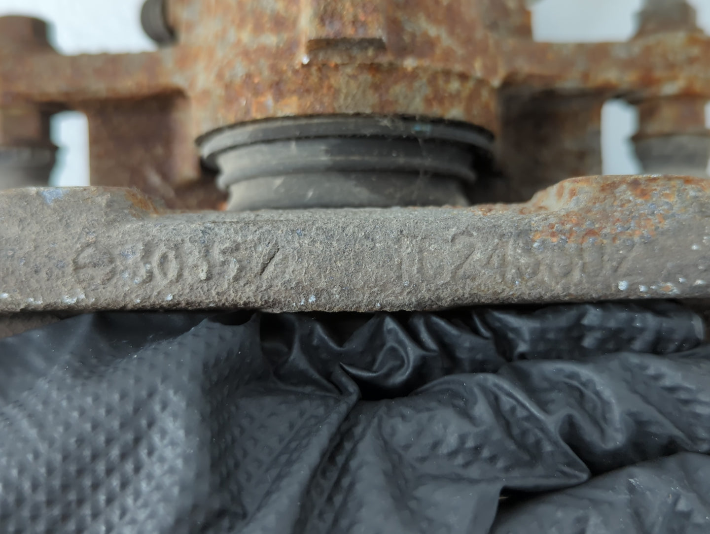 2011-2014 Ford Edge Rear Passenger Right Brake Caliper - Oemusedautoparts1.com
