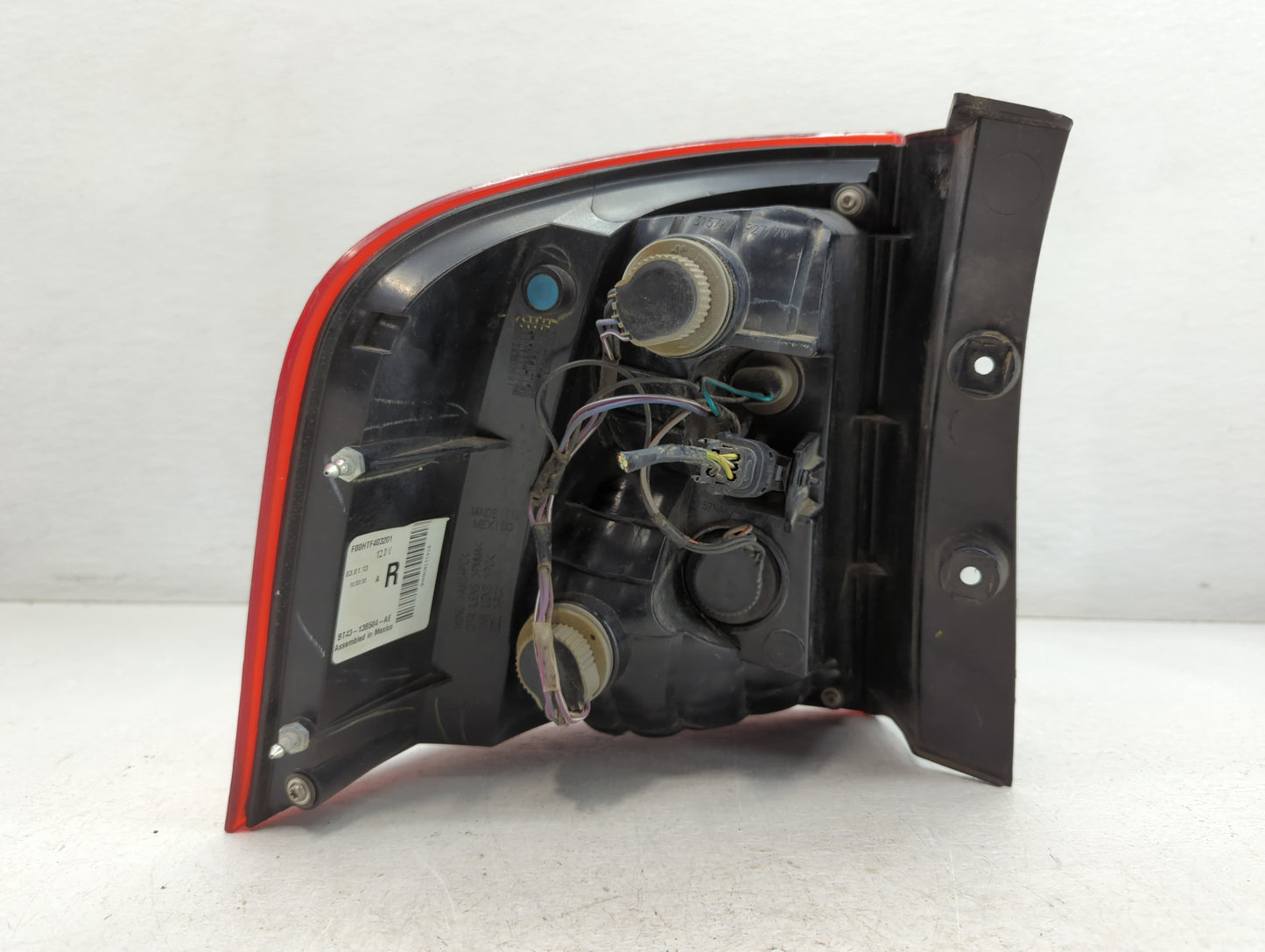 2011-2014 Ford Edge Tail Light Assembly Passenger Right OEM P/N:BT43-13B504-AE F00HTF403201 Fits Fits 2011 2012 2013 2014 OE