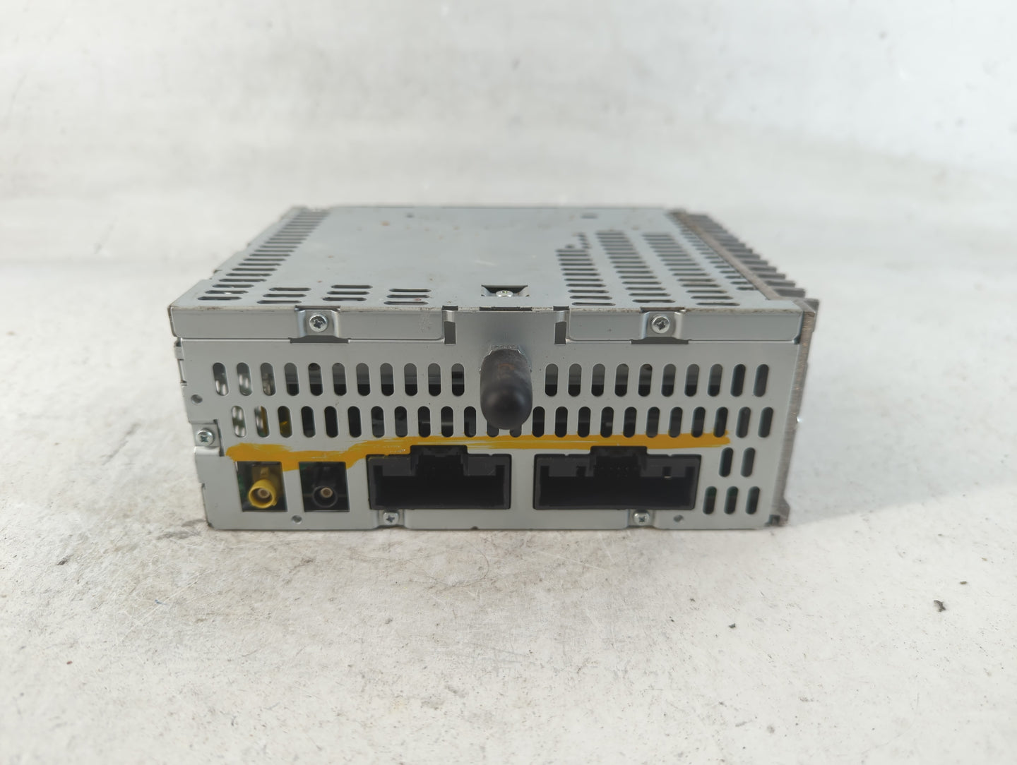 2013 Ford Edge Radio AM FM Cd Player Receiver Replacement P/N:DT4T-19C107-CB Fits OEM Used Auto Parts - Oemusedautoparts1.co