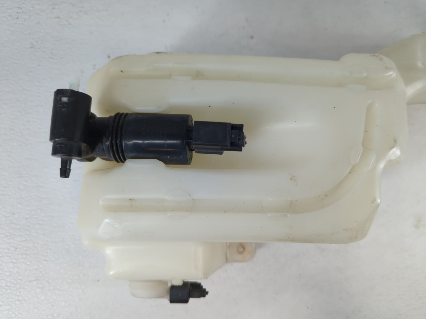 2007-2014 Ford Edge Windshield Washer Fluid Reservoir Bottle Oem - Oemusedautoparts1.com