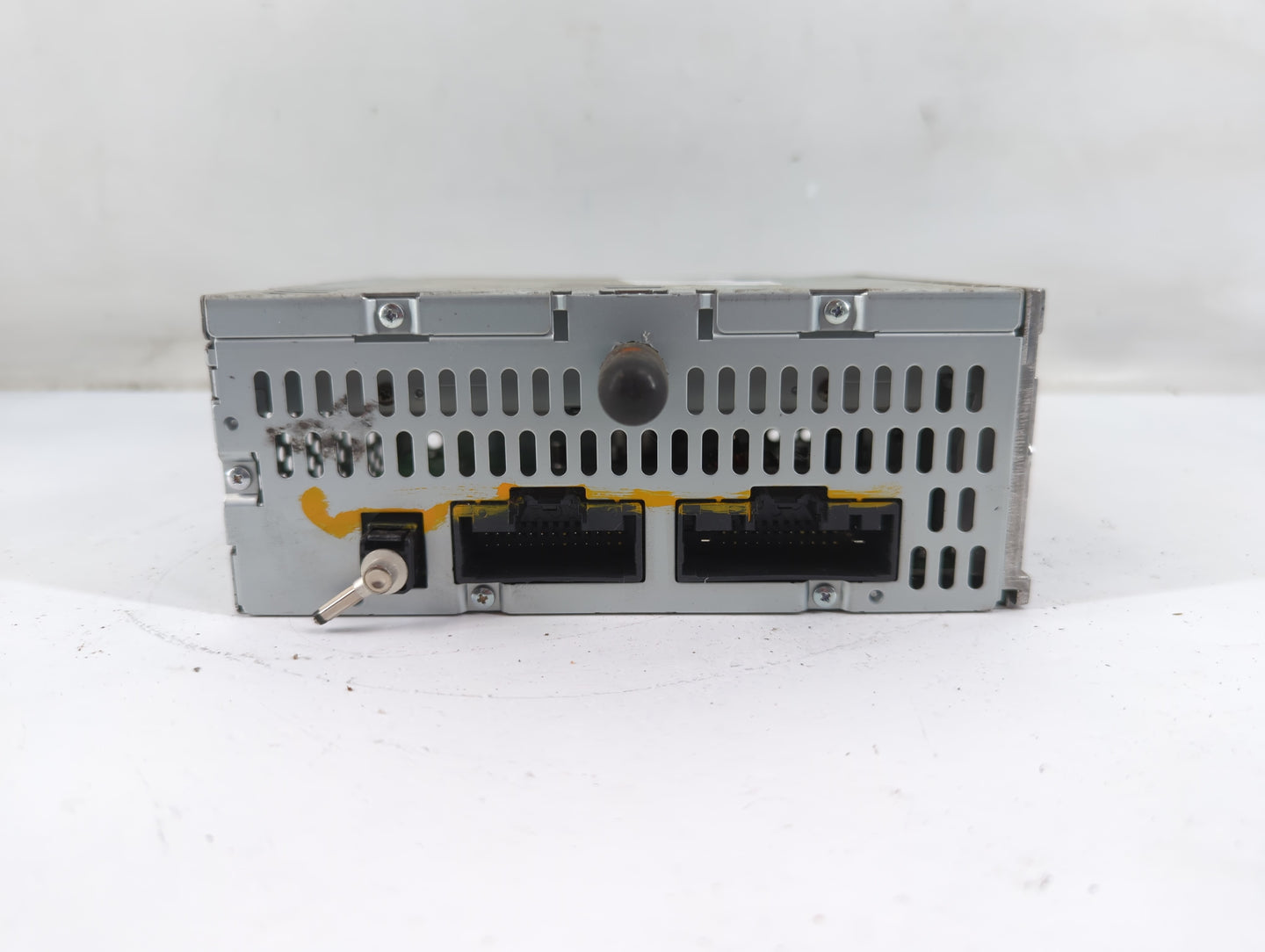 2013 Ford Edge Radio AM FM Cd Player Receiver Replacement P/N:DT4T-19C107-AC Fits OEM Used Auto Parts - Oemusedautoparts1.co