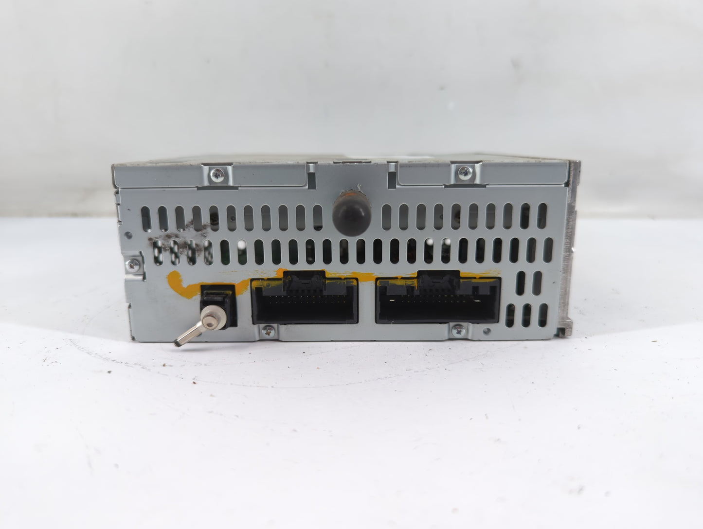 2013 Ford Edge Radio AM FM Cd Player Receiver Replacement P/N:DT4T-19C107-AC Fits OEM Used Auto Parts - Oemusedautoparts1.co