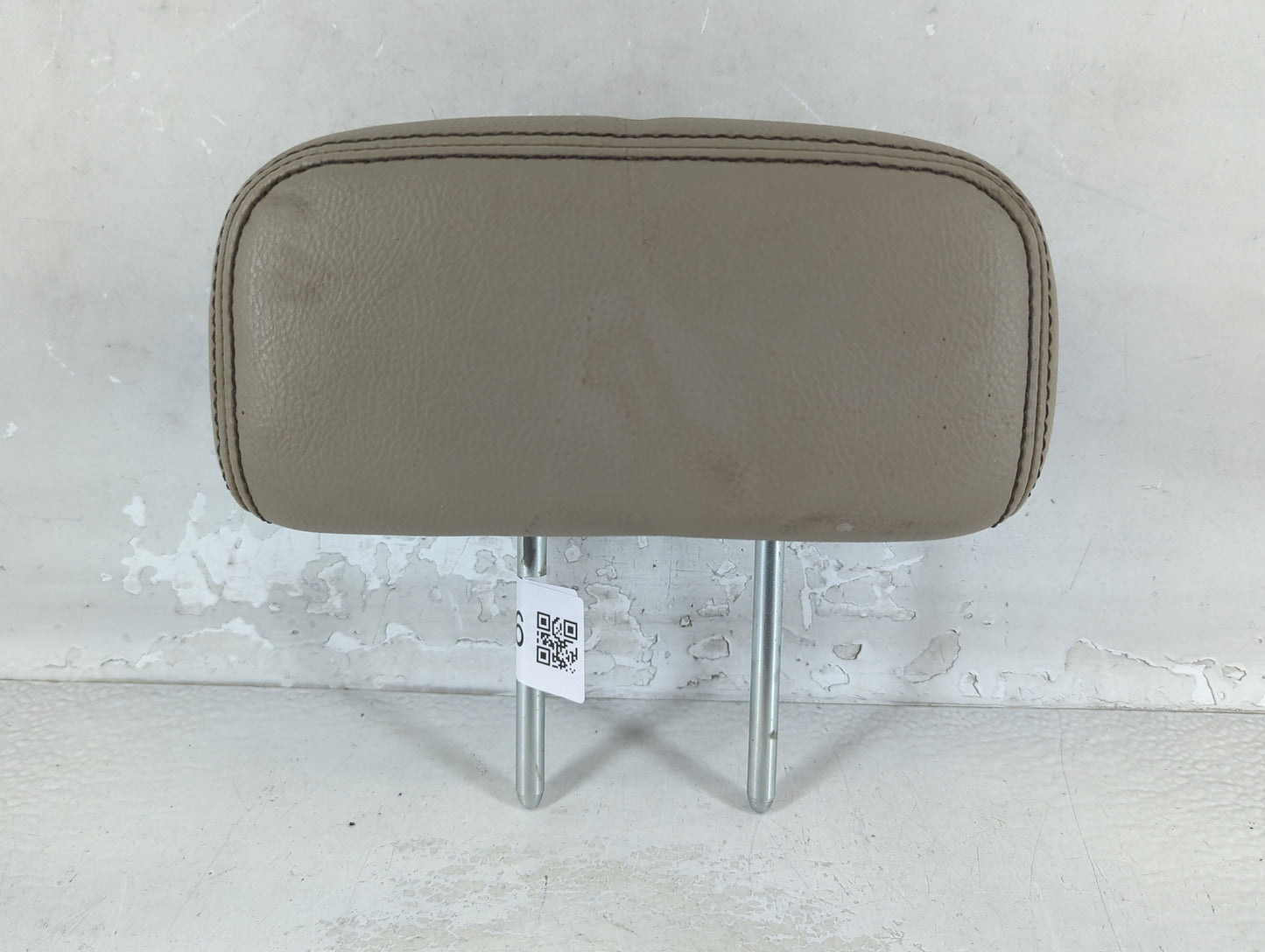 2013 Ford Edge Headrest Head Rest Rear Center Seat Fits OEM Used Auto Parts - Oemusedautoparts1.com