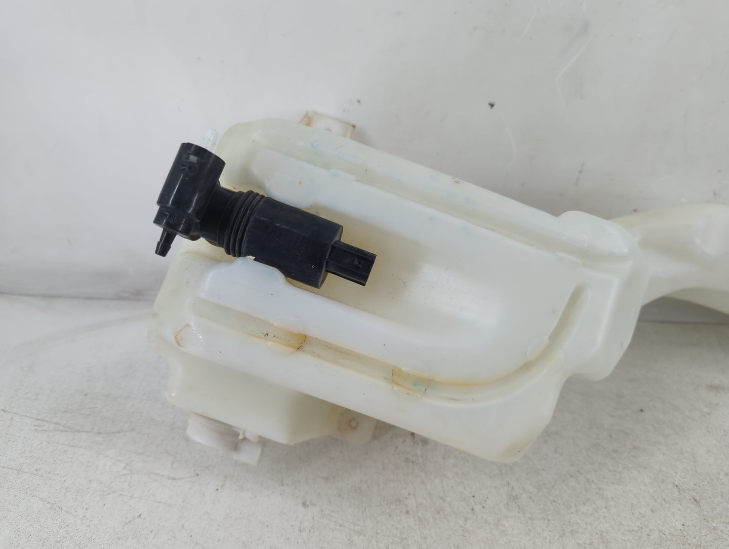 2007-2014 Ford Edge Windshield Washer Fluid Reservoir Bottle Oem - Oemusedautoparts1.com