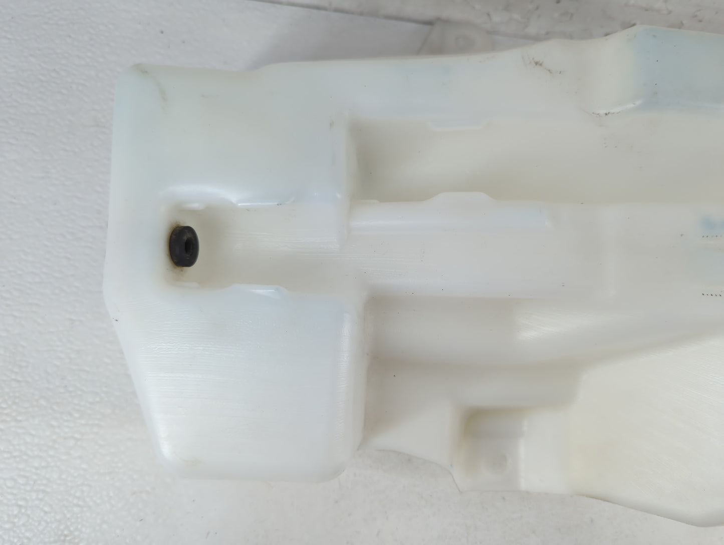 2013-2014 Ford Escape Windshield Washer Fluid Reservoir Bottle Oem - Oemusedautoparts1.com