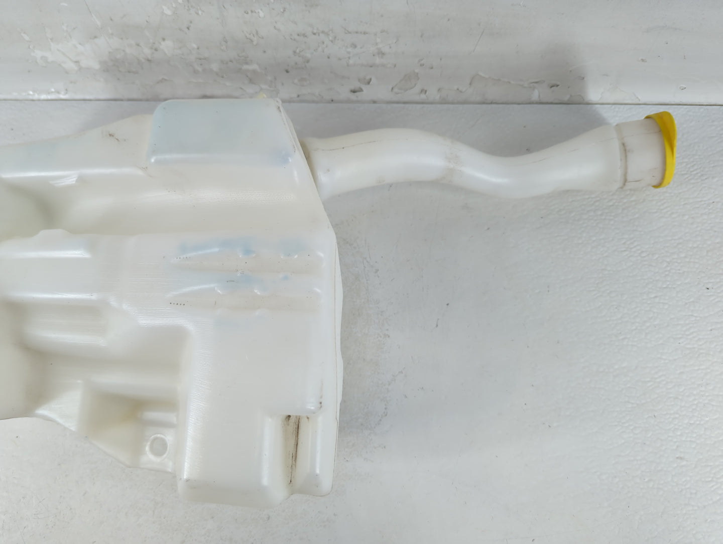 2013-2014 Ford Escape Windshield Washer Fluid Reservoir Bottle Oem - Oemusedautoparts1.com
