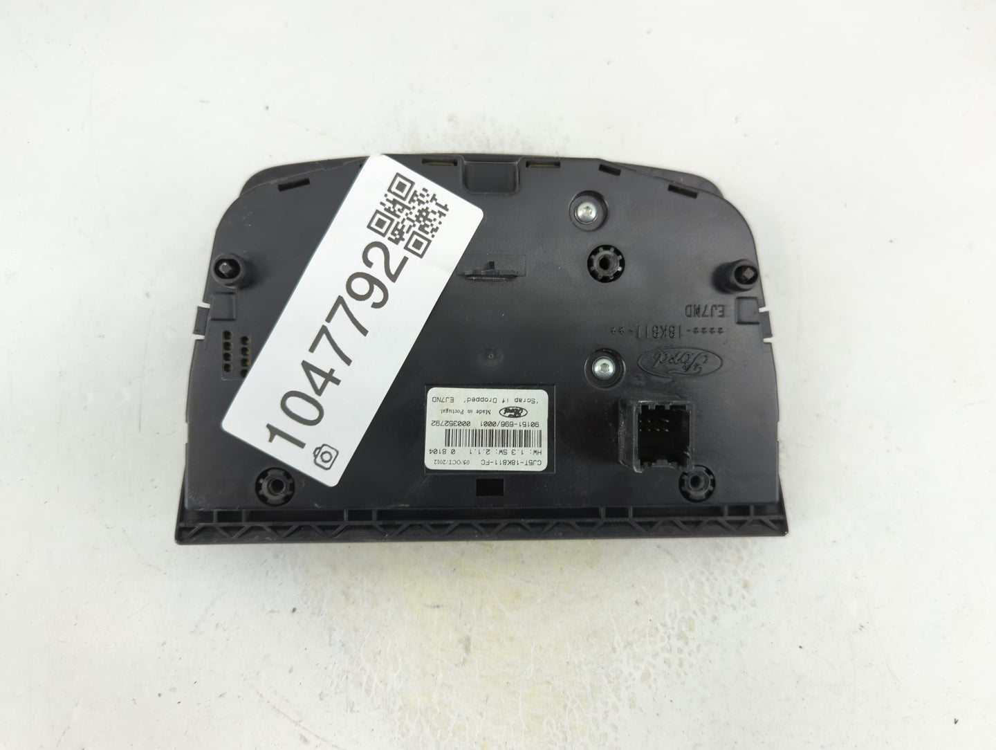 2013 Ford Escape Radio AM FM Cd Player Receiver Replacement P/N:CJ5T-18K811-FC Fits OEM Used Auto Parts - Oemusedautoparts1.