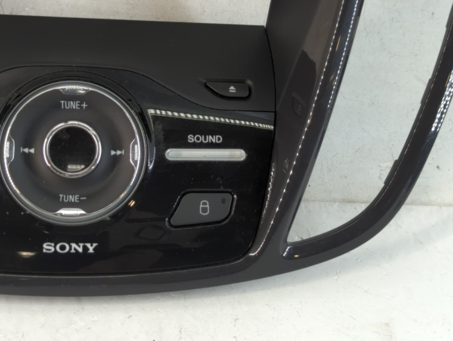 2013-2016 Ford Escape Radio AM FM Cd Player Receiver Replacement P/N:CJ54 18835 CD3 Fits Fits 2013 2014 2015 2016 OEM Used A