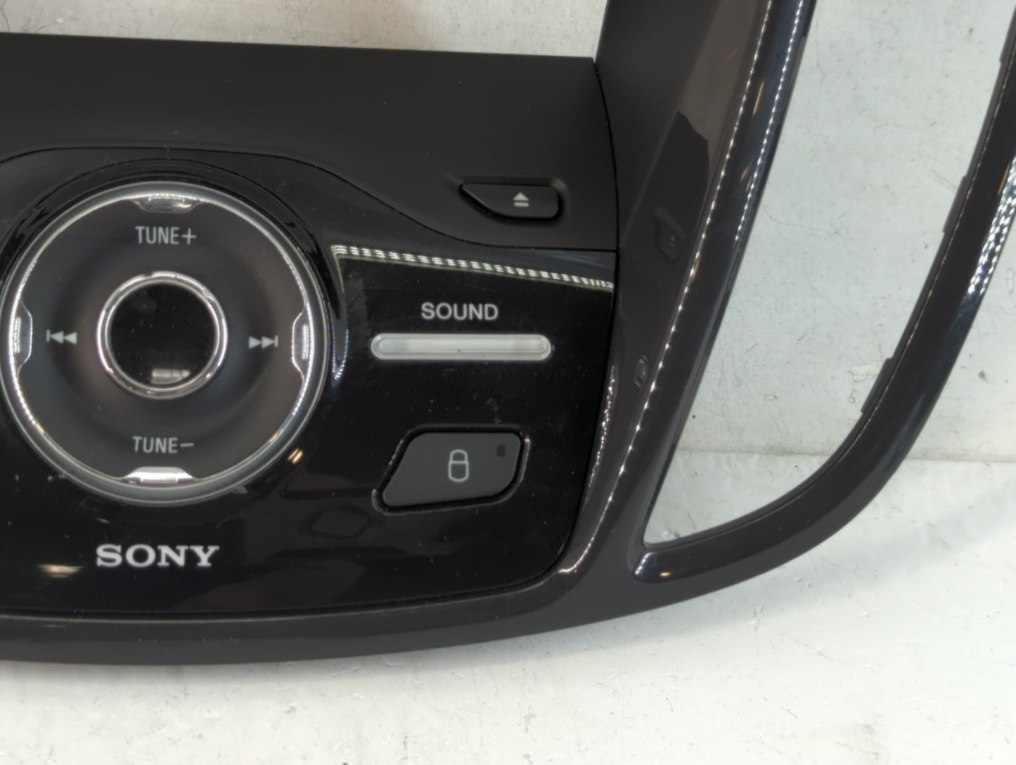 2013-2016 Ford Escape Radio AM FM Cd Player Receiver Replacement P/N:CJ54 18835 CD3 Fits Fits 2013 2014 2015 2016 OEM Used A