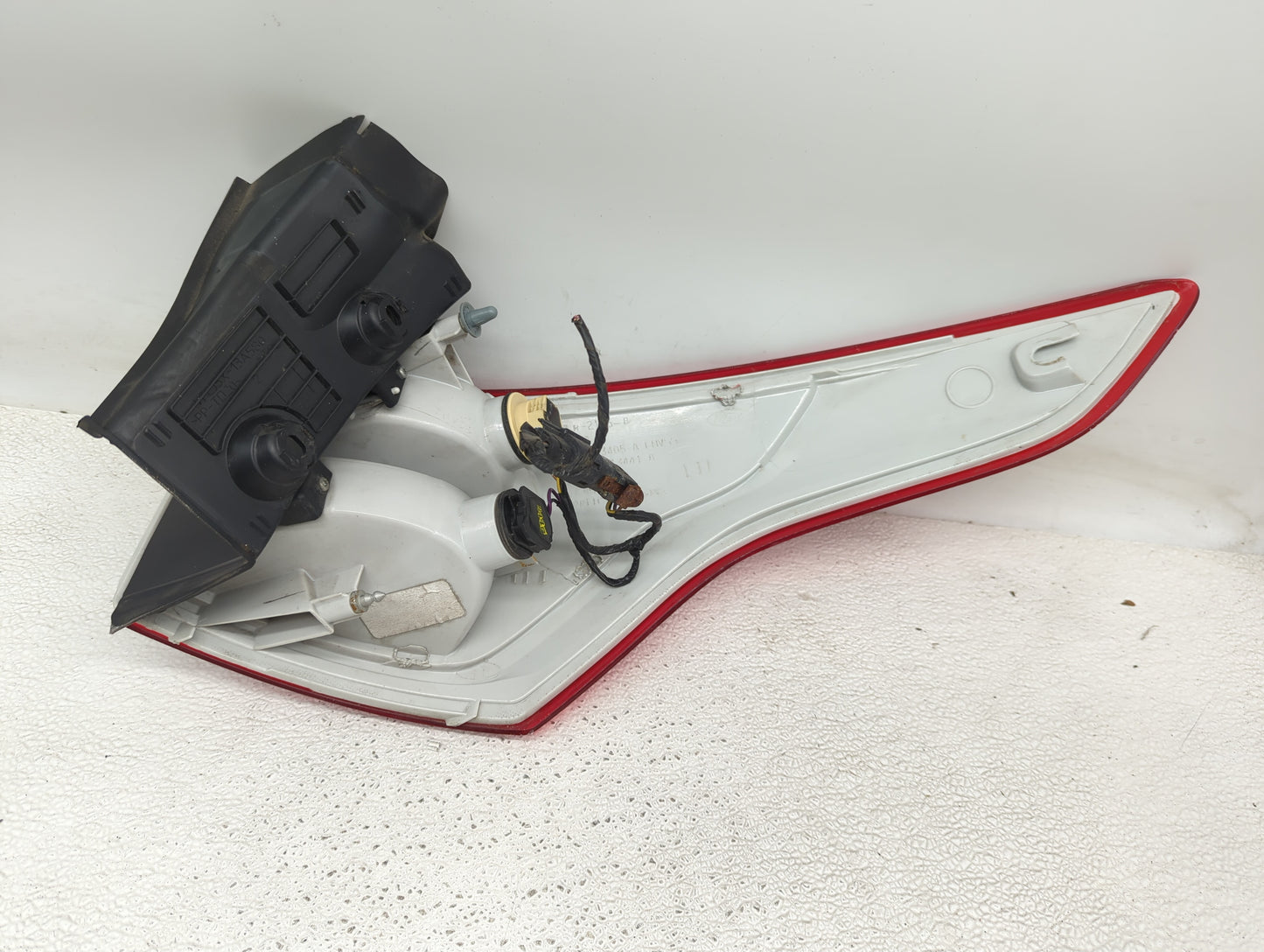 2013-2016 Ford Escape Tail Light Assembly Driver Left OEM Fits Fits 2013 2014 2015 2016 OEM Used Auto Parts - Oemusedautopar