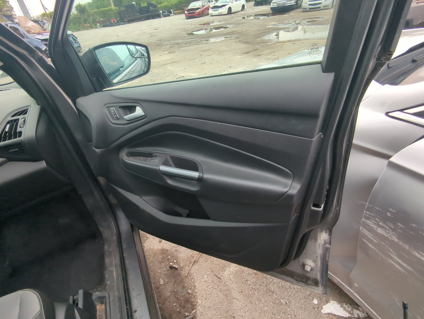 2013 Ford Escape Front Right Passenger Interior Door Panel Trim 1058398 - Oemusedautoparts1.com