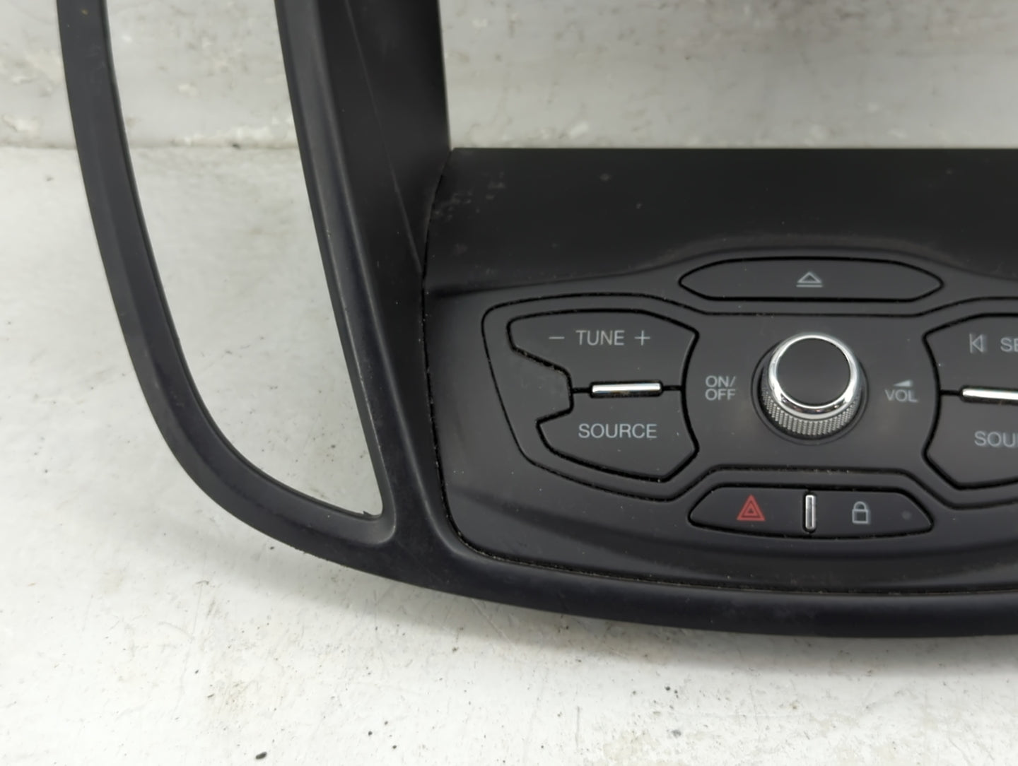2013-2015 Ford Escape Am Fm Cd Player Radio Receiver - Oemusedautoparts1.com
