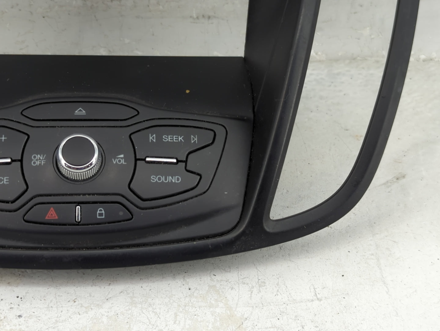 2013-2015 Ford Escape Am Fm Cd Player Radio Receiver - Oemusedautoparts1.com