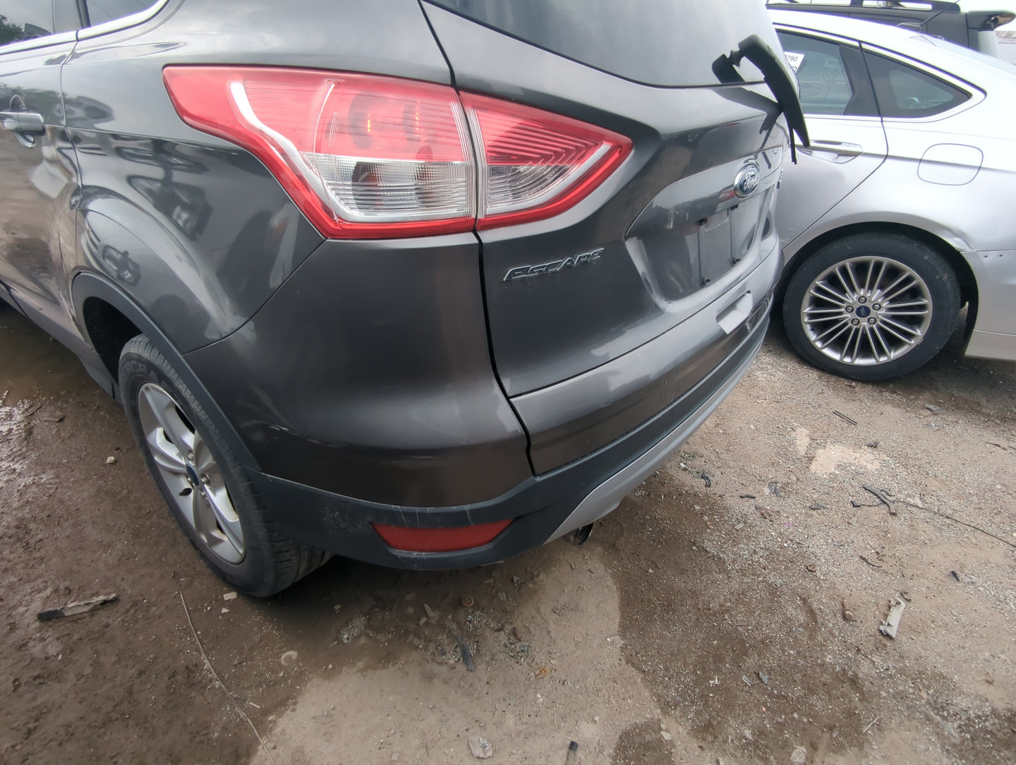 2013-2016 Ford Escape Rear Bumper Assembly Oem 1058420 - Oemusedautoparts1.com