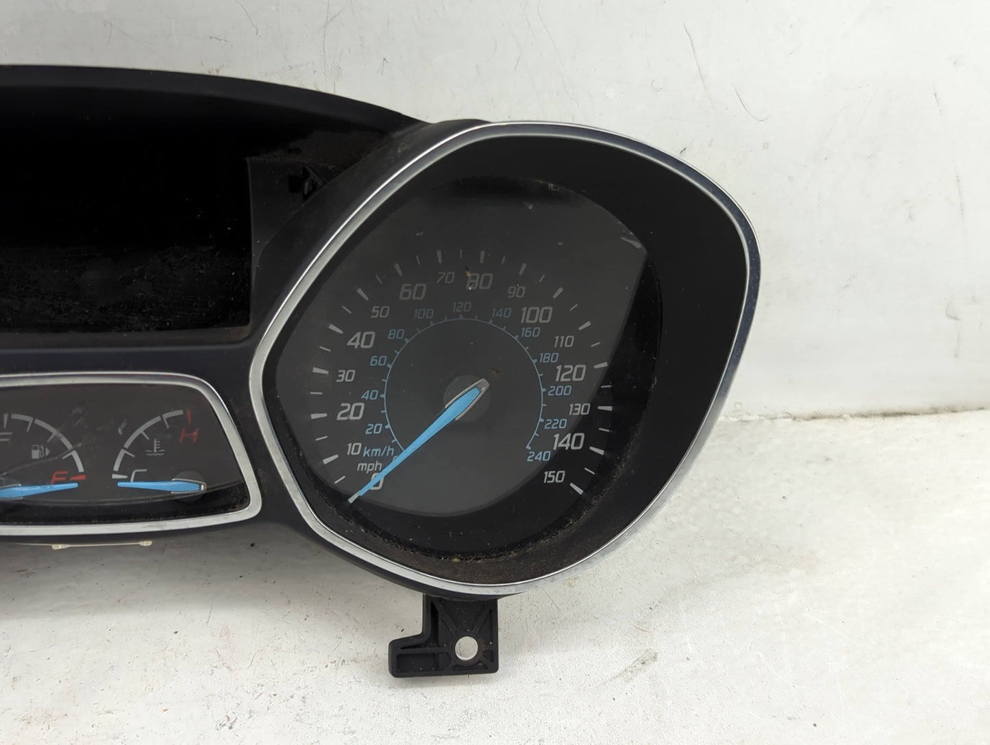 2013-2014 Ford Escape Instrument Cluster Speedometer Gauges Miles:170K Fits Fits 2013 2014 OEM Used Auto Parts - Oemusedauto