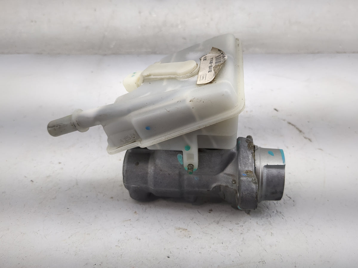 2013-2019 Ford Escape Brake Master Cylinder 1058504 - Oemusedautoparts1.com