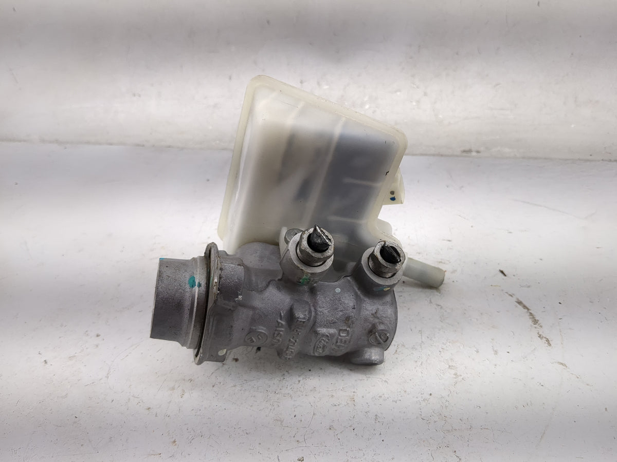 2013-2019 Ford Escape Brake Master Cylinder 1058504 - Oemusedautoparts1.com