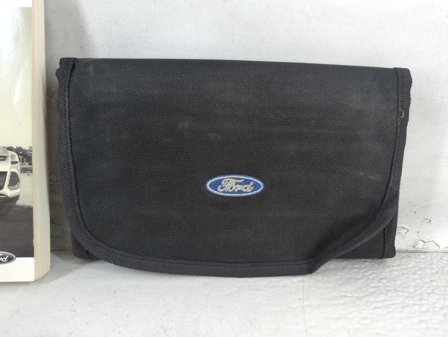 2013 Ford Escape Owners Manual Book Guide P/N:DJ5J 19A321 AA OEM Used Auto Parts - Oemusedautoparts1.com