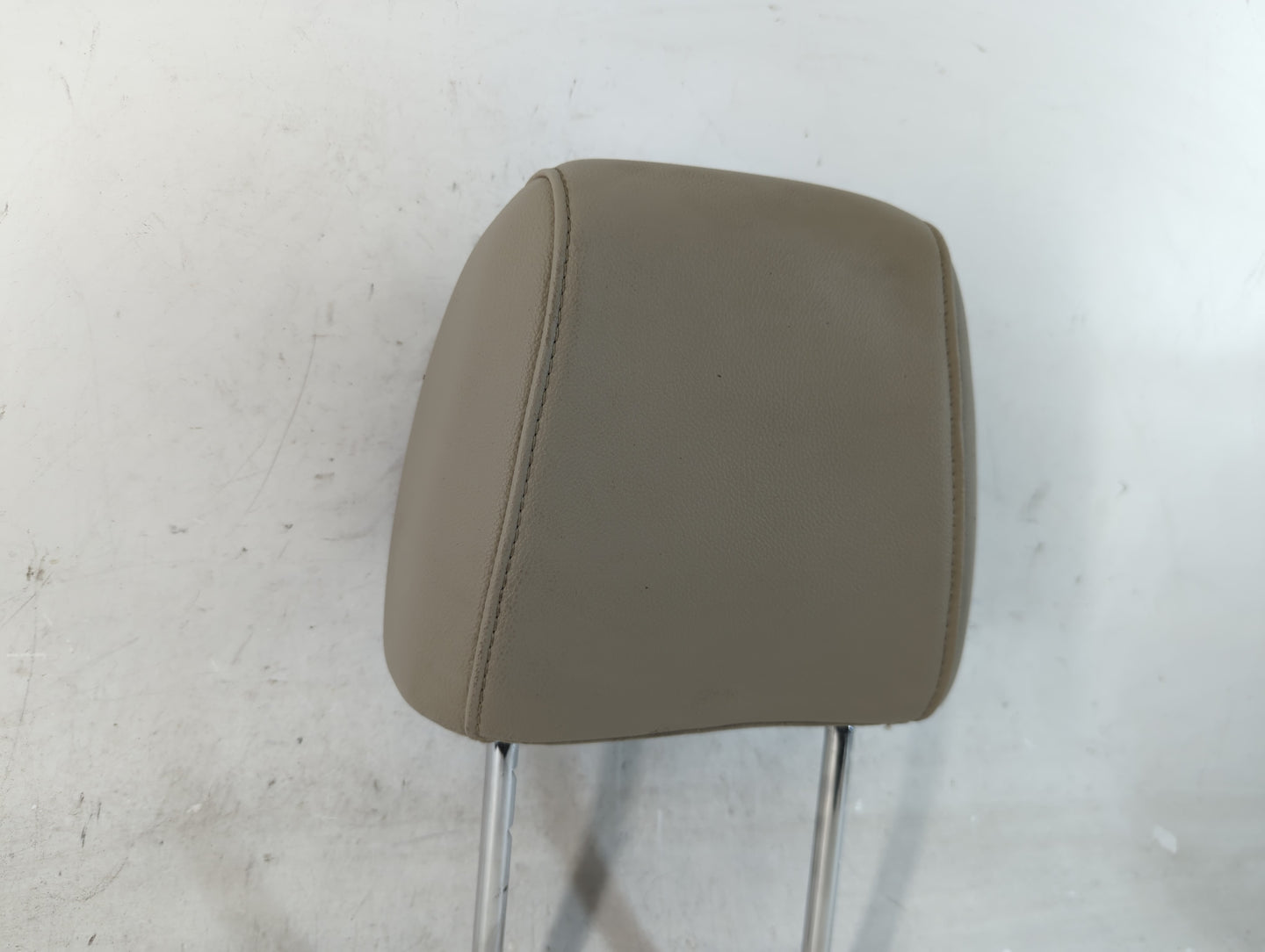 2013-2015 Ford Escape Headrest Head Rest Front Driver Passenger Seat Fits Fits 2013 2014 2015 OEM Used Auto Parts - Oemuseda