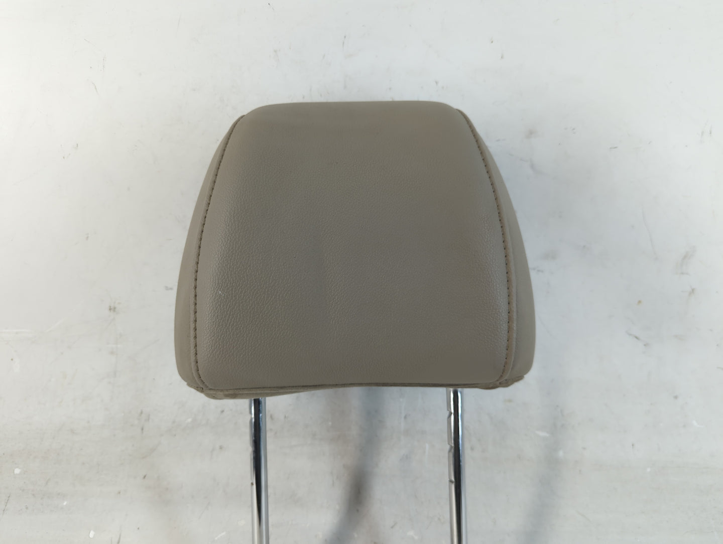2013-2015 Ford Escape Headrest Head Rest Front Driver Passenger Seat Fits Fits 2013 2014 2015 OEM Used Auto Parts - Oemuseda