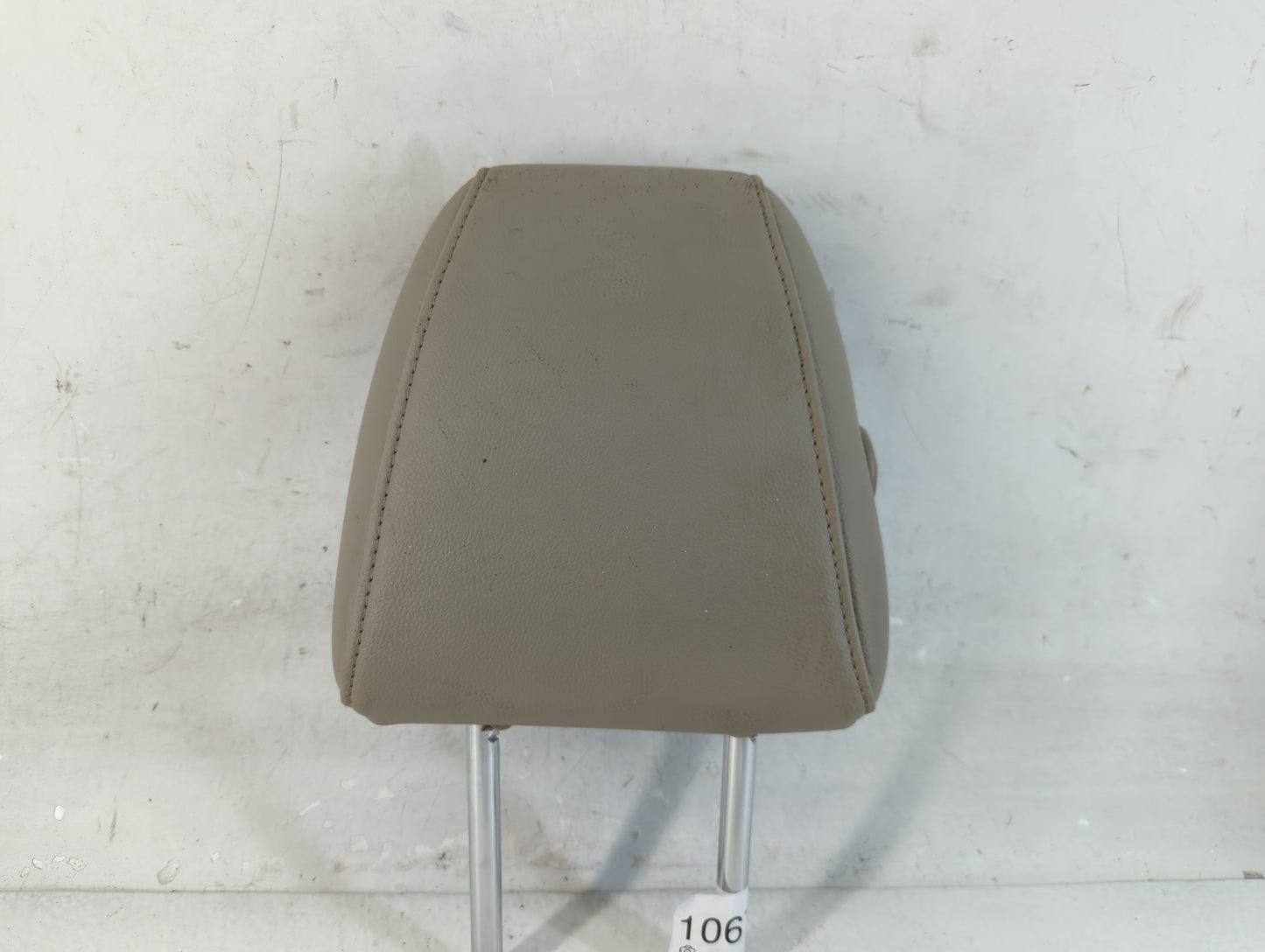 2013-2015 Ford Escape Headrest Head Rest Front Driver Passenger Seat Fits Fits 2013 2014 2015 OEM Used Auto Parts - Oemuseda