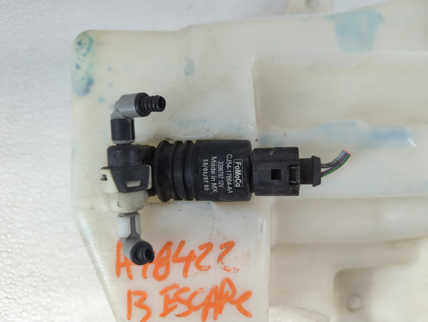 2013-2014 Ford Escape Windshield Washer Fluid Reservoir Bottle Oem - Oemusedautoparts1.com