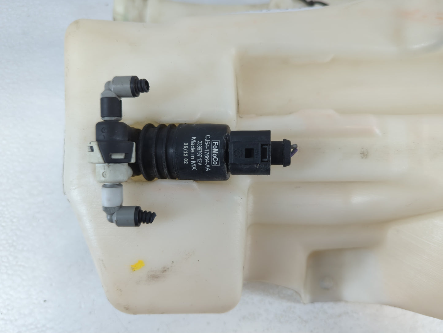 2013-2014 Ford Escape Windshield Washer Fluid Reservoir Bottle Oem - Oemusedautoparts1.com