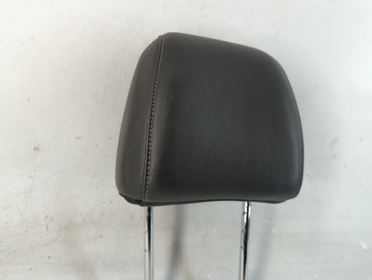 2013-2015 Ford Escape Headrest Head Rest Front Driver Passenger Seat Fits Fits 2013 2014 2015 OEM Used Auto Parts - Oemuseda
