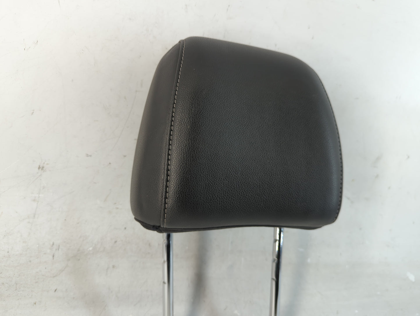 2013-2015 Ford Escape Headrest Head Rest Front Driver Passenger Seat Fits Fits 2013 2014 2015 OEM Used Auto Parts - Oemuseda