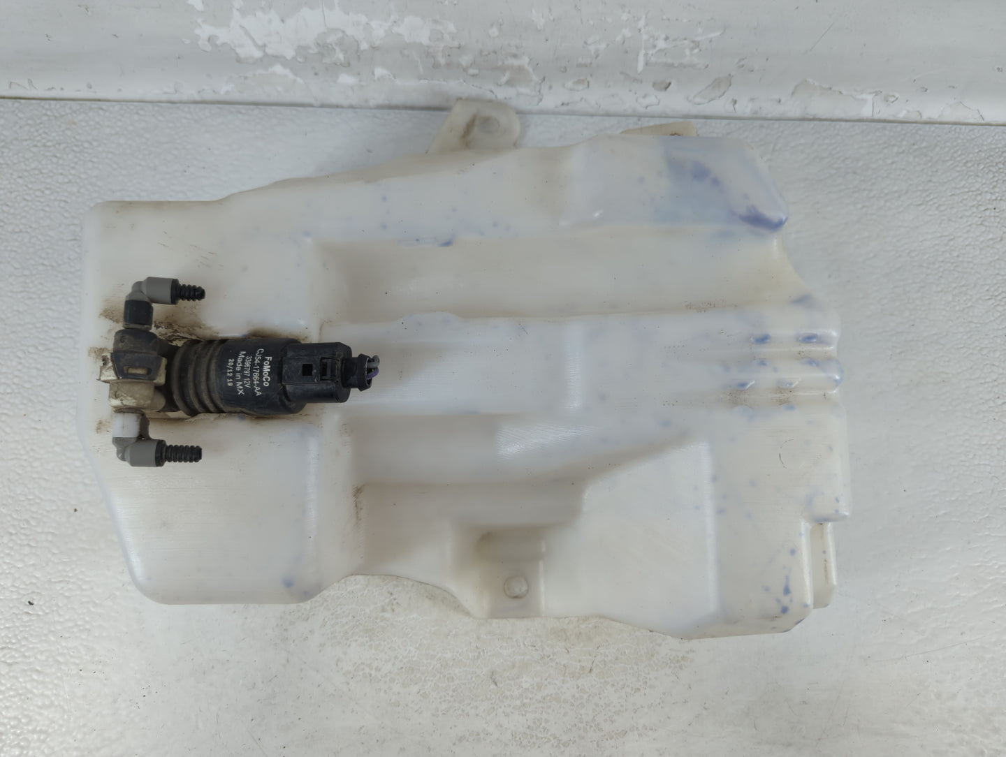 2013-2014 Ford Escape Windshield Washer Fluid Reservoir Bottle Oem - Oemusedautoparts1.com