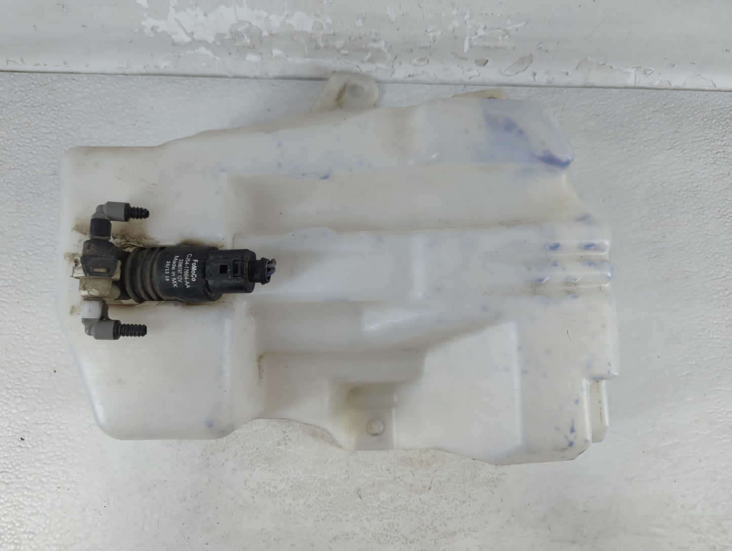 2013-2014 Ford Escape Windshield Washer Fluid Reservoir Bottle Oem - Oemusedautoparts1.com