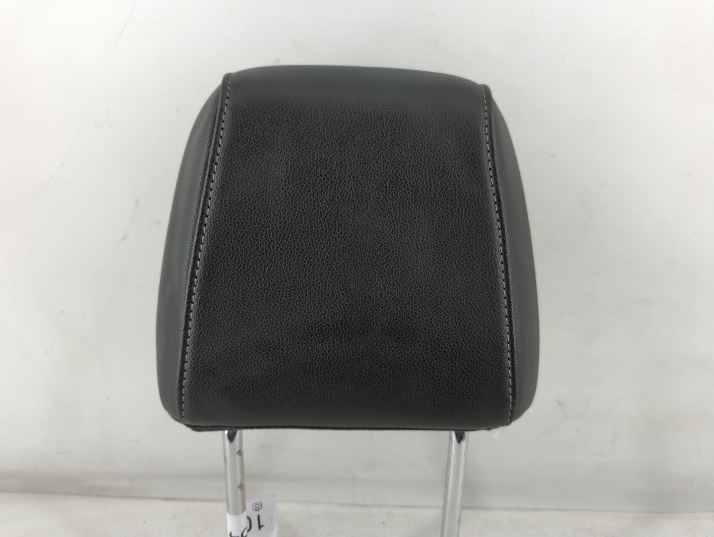 2013-2015 Ford Escape Headrest Head Rest Front Driver Passenger Seat Fits Fits 2013 2014 2015 OEM Used Auto Parts - Oemuseda