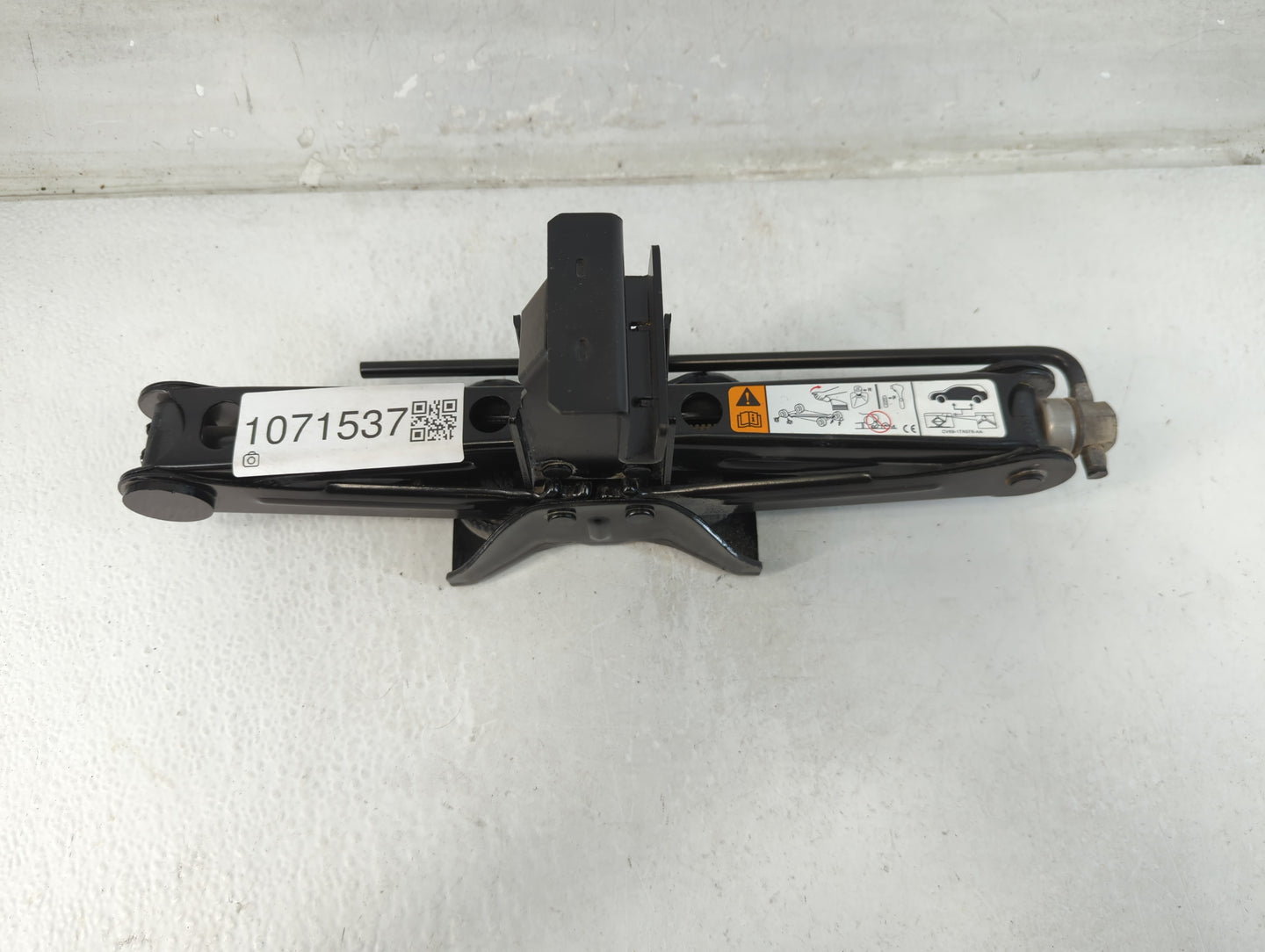 2013 Ford Escape Spare Scissor Car Jack - Oemusedautoparts1.com