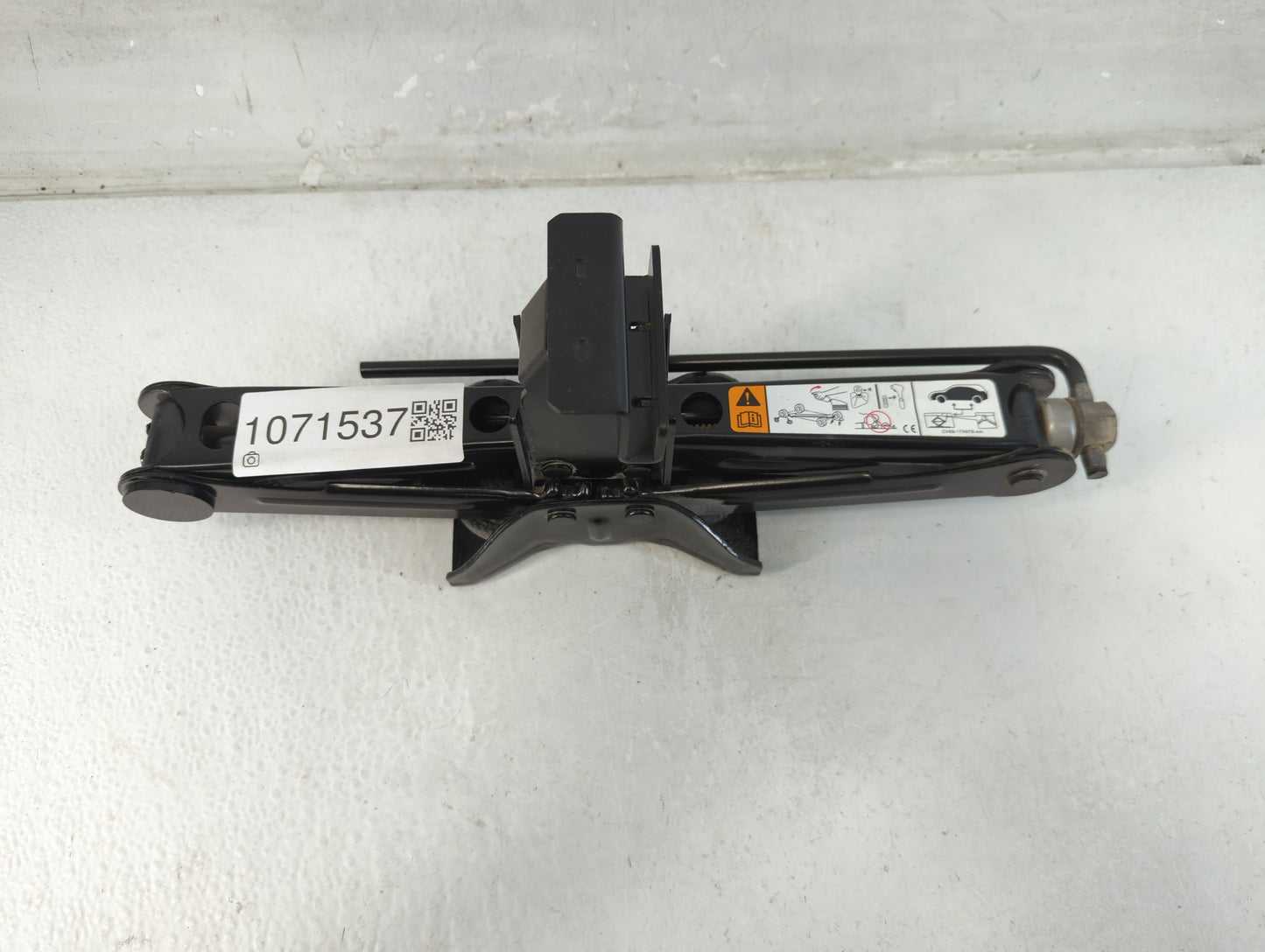 2013 Ford Escape Spare Scissor Car Jack - Oemusedautoparts1.com