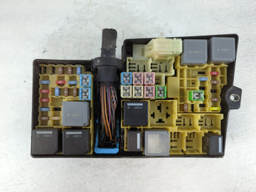 2013-2016 Ford Escape Fusebox Fuse Box Panel Relay Module P/N:AV6T-14A067-AC Fits Fits 2013 2014 2015 2016 OEM Used Auto Parts