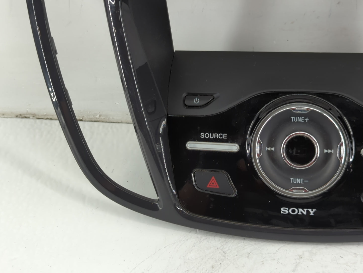 2013-2016 Ford Escape Radio AM FM Cd Player Receiver Replacement P/N:90151-696/0001 Fits Fits 2013 2014 2015 2016 OEM Used A