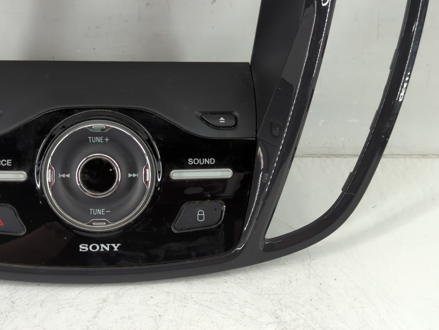 2013-2016 Ford Escape Radio AM FM Cd Player Receiver Replacement P/N:90151-696/0001 Fits Fits 2013 2014 2015 2016 OEM Used A