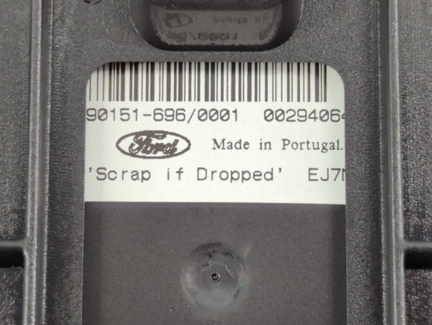 2013-2016 Ford Escape Radio AM FM Cd Player Receiver Replacement P/N:90151-696/0001 Fits Fits 2013 2014 2015 2016 OEM Used A