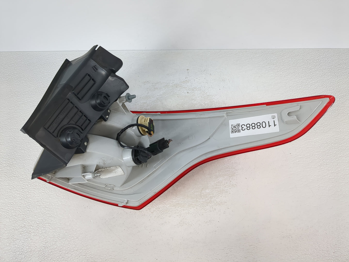 2013-2016 Ford Escape Tail Light Assembly Driver Left OEM P/N:CJ54 13405 A Fits Fits 2013 2014 2015 2016 OEM Used Auto Parts