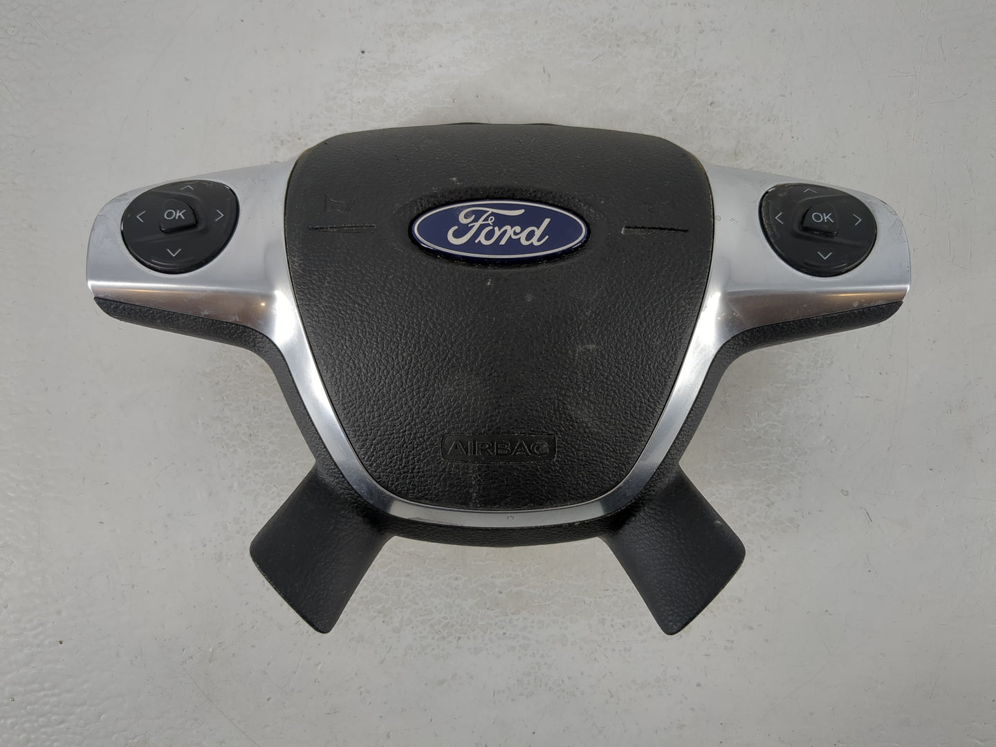 2013-2014 Ford Escape Air Bag Driver Left Steering Wheel Mounted P/N:CJ54 A042B85 CC3 Fits Fits 2013 2014 2015 2016 2017 201