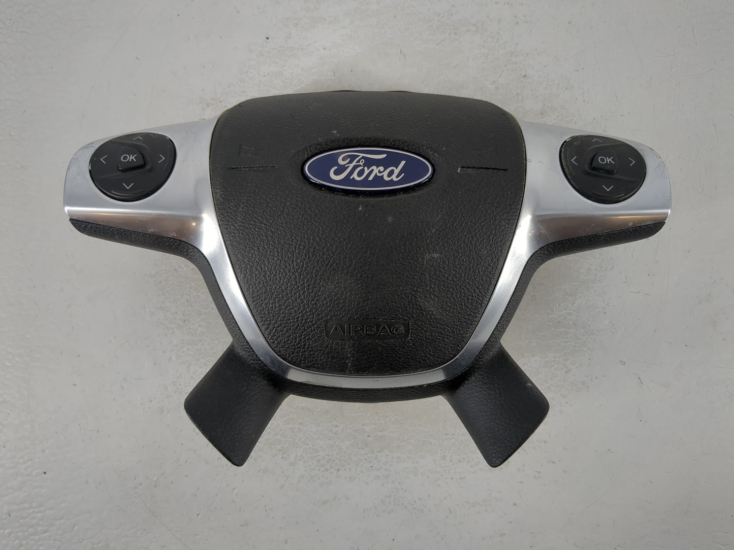 2013-2014 Ford Escape Air Bag Driver Left Steering Wheel Mounted P/N:CJ54 A042B85 CC3 Fits Fits 2013 2014 2015 2016 2017 201