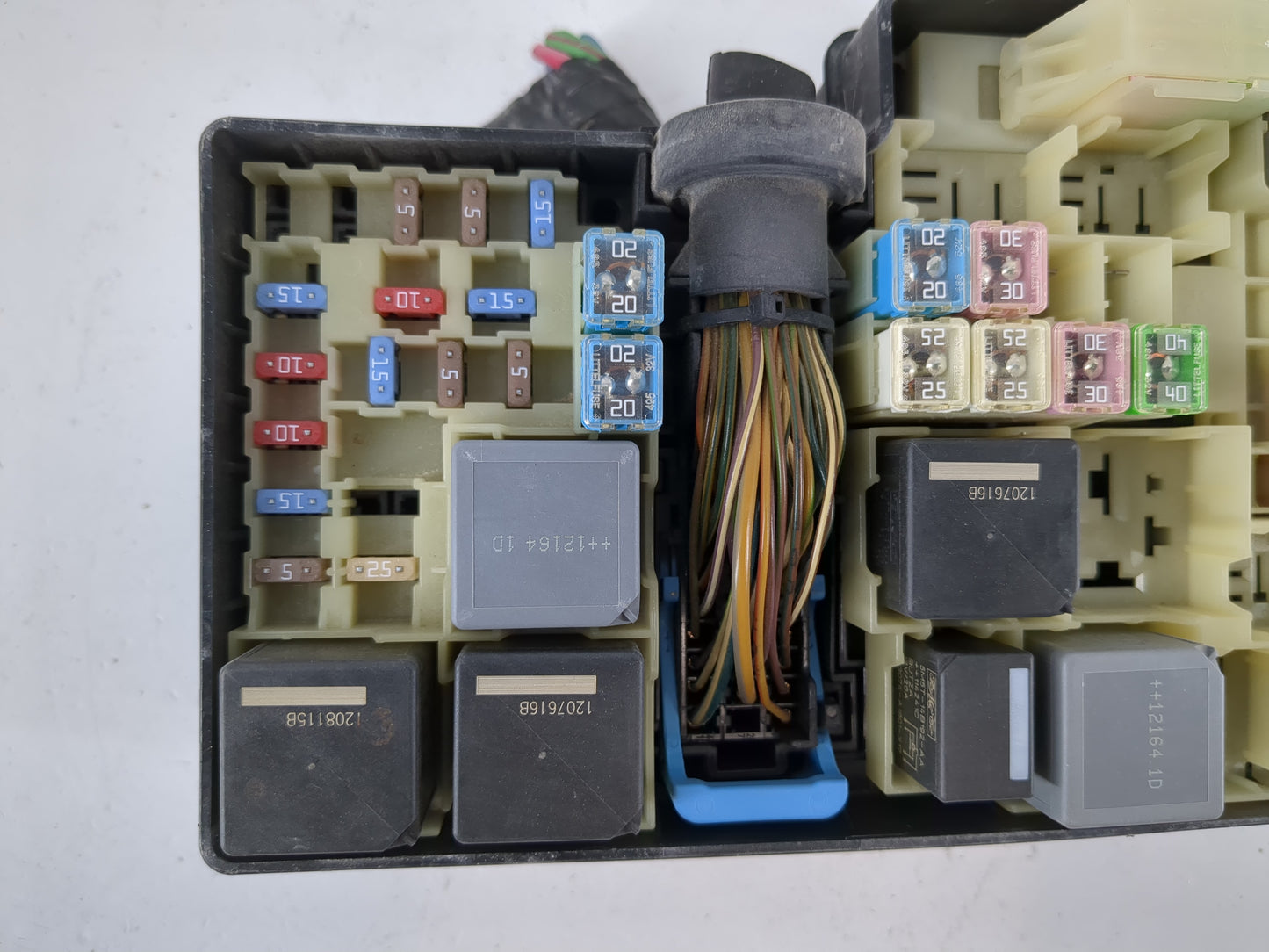 2013-2016 Ford Escape Fusebox Fuse Box Panel Relay Module P/N:AV6T-14A067-AC Fits Fits 2013 2014 2015 2016 OEM Used Auto Par