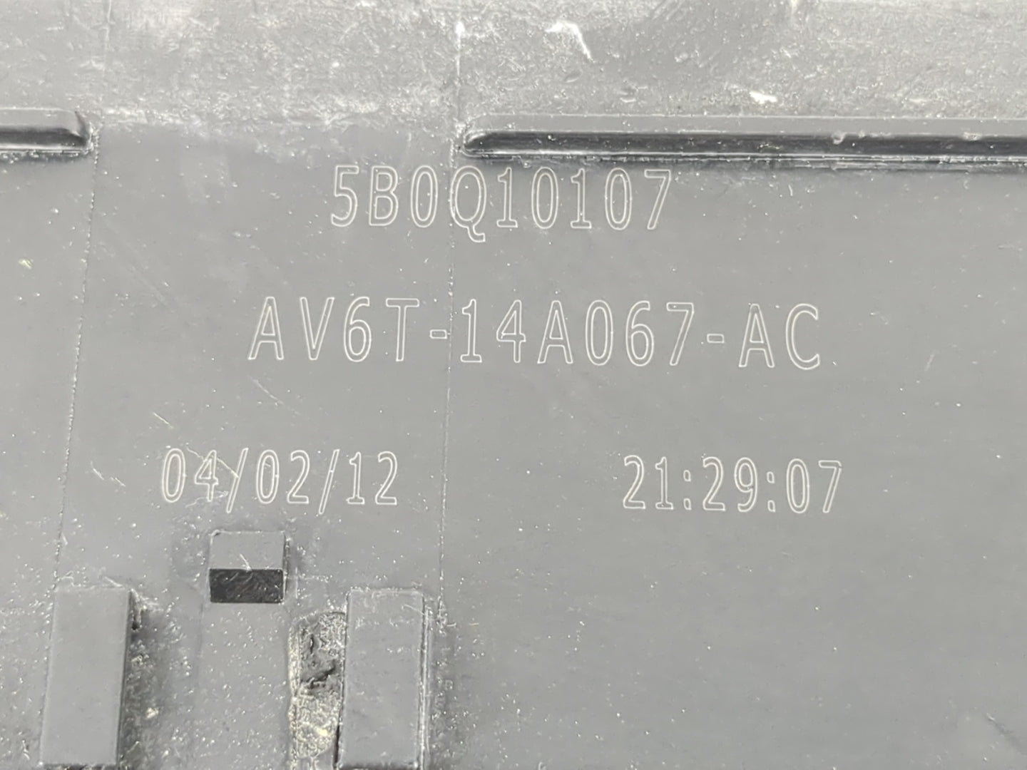 2013-2016 Ford Escape Fusebox Fuse Box Panel Relay Module P/N:AV6T-14A067-AC Fits Fits 2013 2014 2015 2016 OEM Used Auto Par
