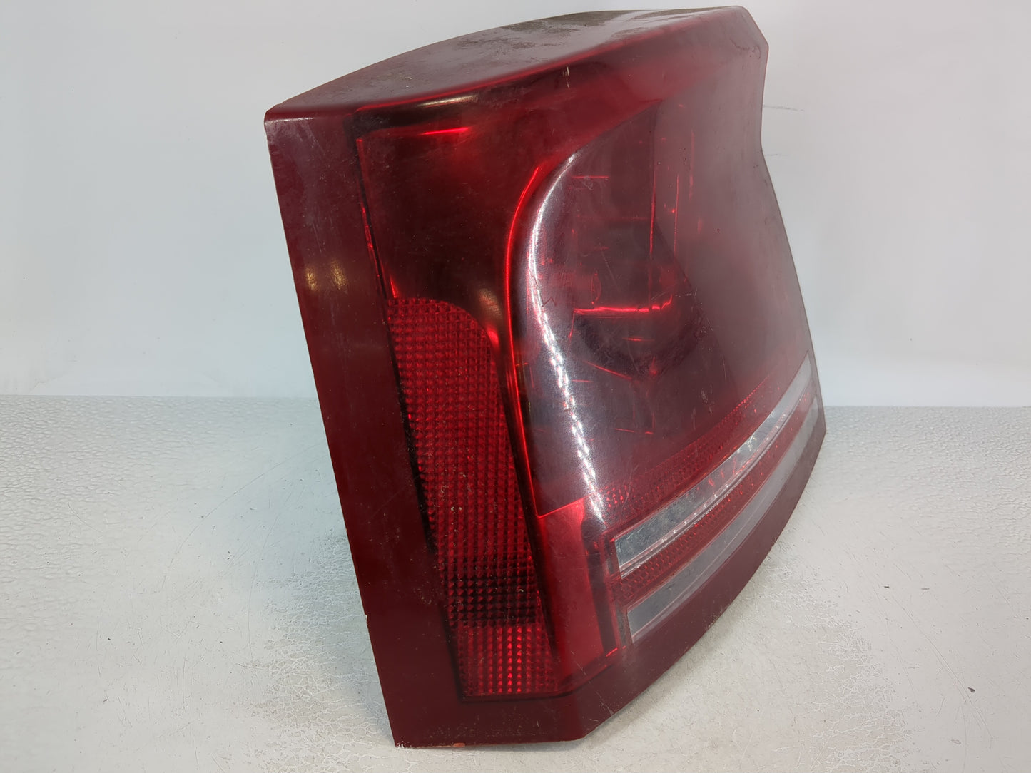 2013-2016 Ford Escape Tail Light Assembly Driver Left OEM P/N:04805849AD 58622E Fits Fits 2013 2014 2015 2016 OEM Used Auto 