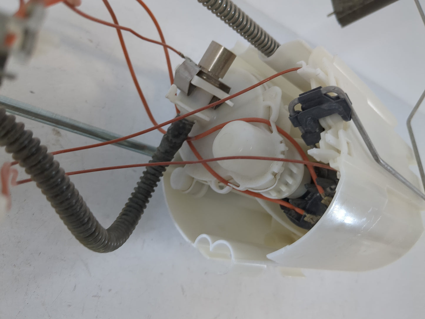 2013-2014 Ford Escape Electrical Gas Fuel Pump Assembly - Oemusedautoparts1.com