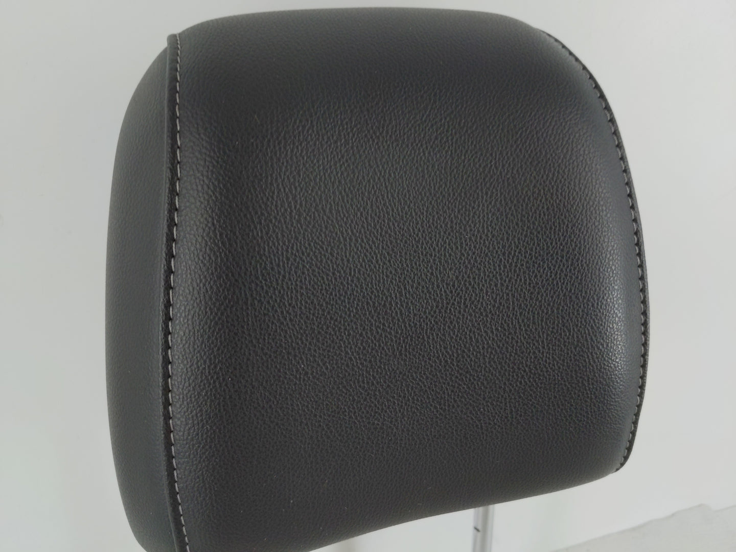 2013-2015 Ford Escape Headrest Head Rest Front Driver Passenger Seat - Oemusedautoparts1.com