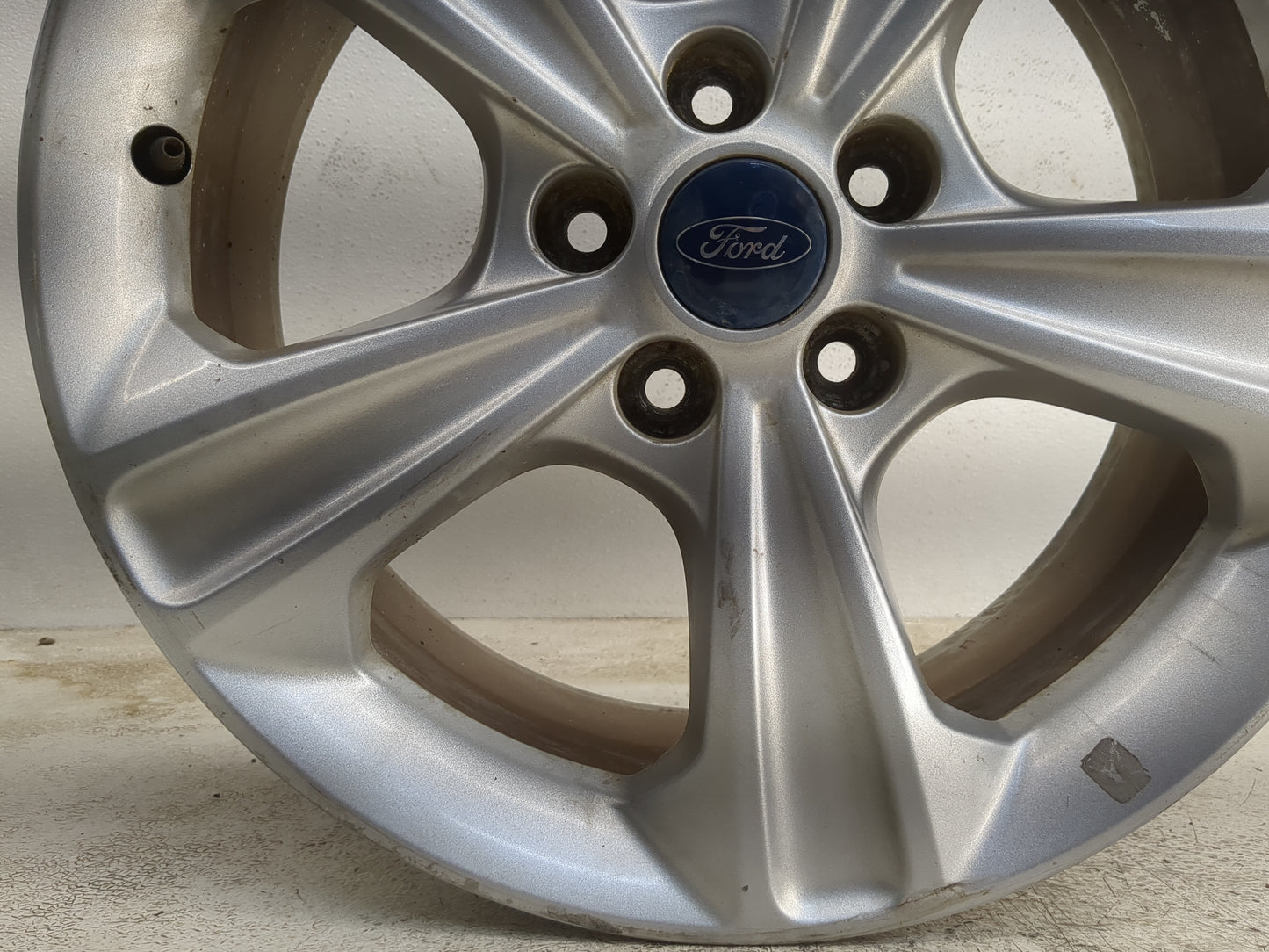 2013-2016 Ford Escape Oem Wheel Rim 1179962 - Oemusedautoparts1.com