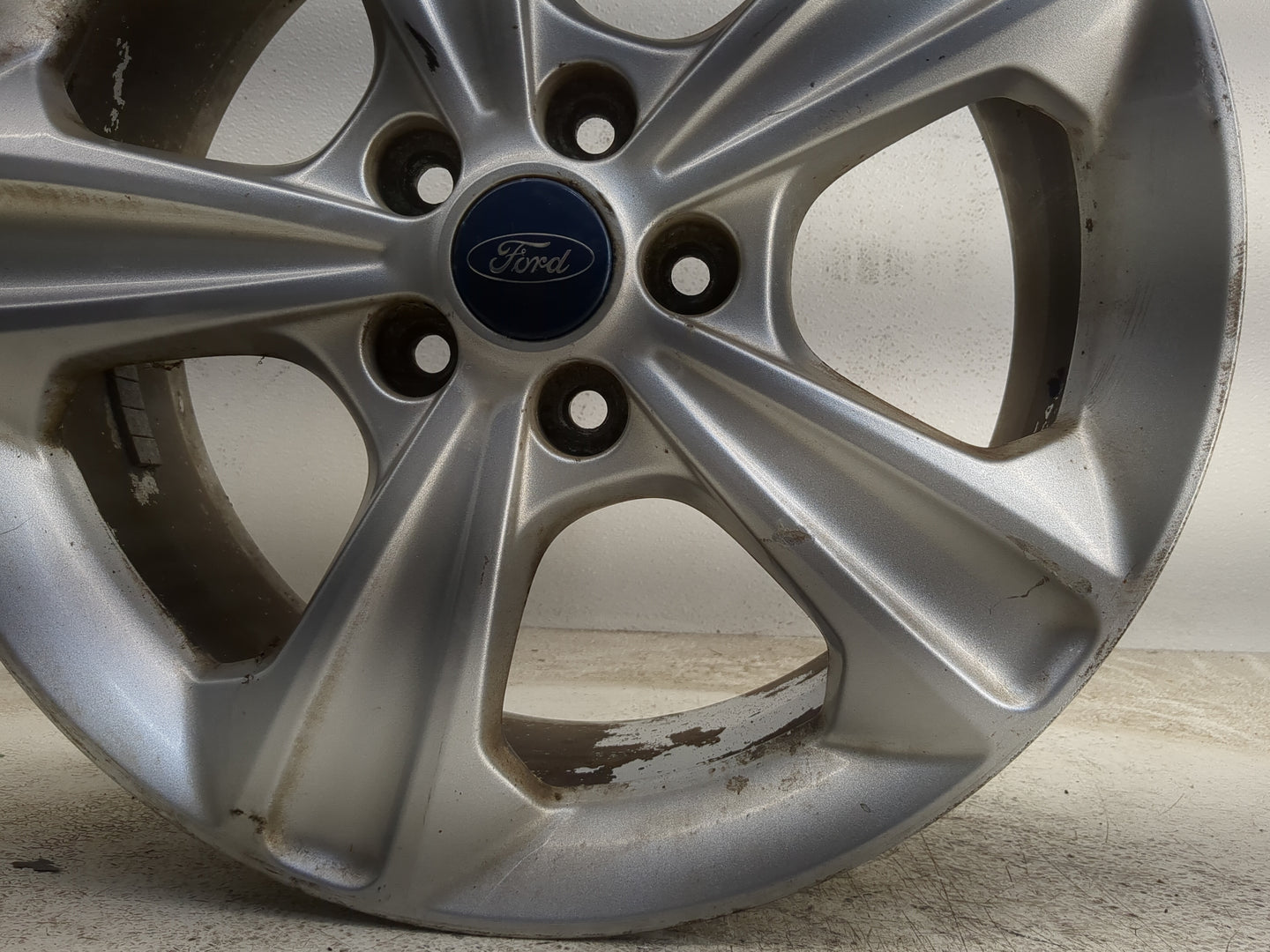 2013-2016 Ford Escape Oem Wheel Rim - Oemusedautoparts1.com
