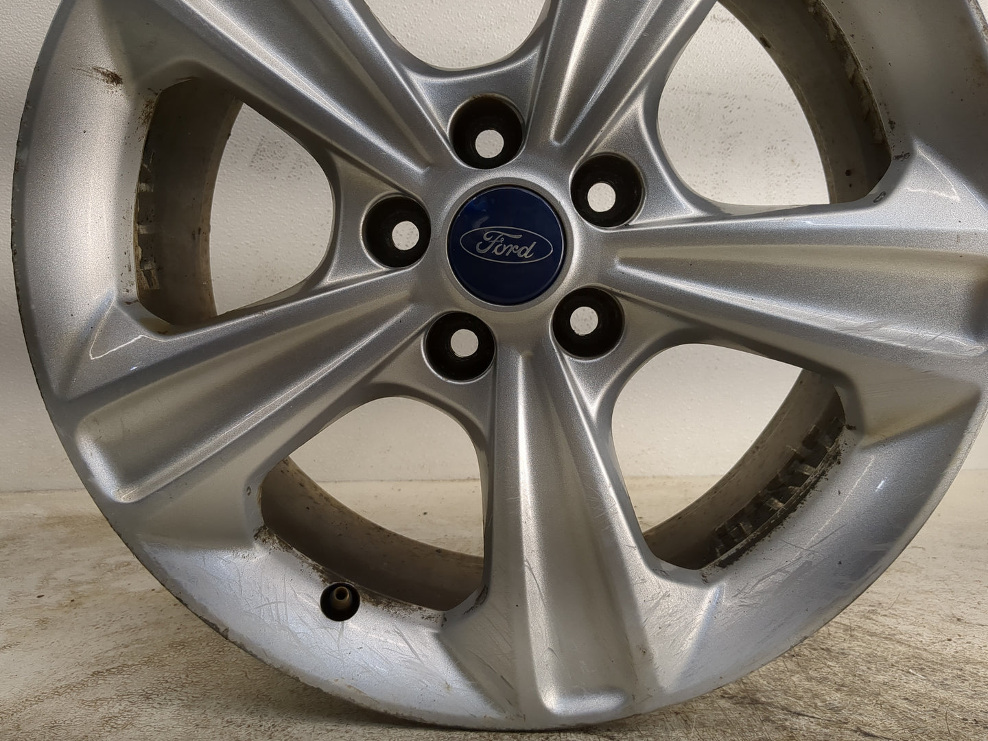 2013-2016 Ford Escape Oem Wheel Rim - Oemusedautoparts1.com